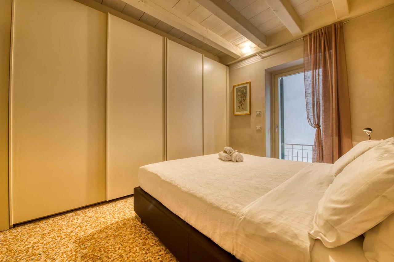 Apartmentsarena - Suite Mercatorum - Piazza Erbe Верона Екстер'єр фото