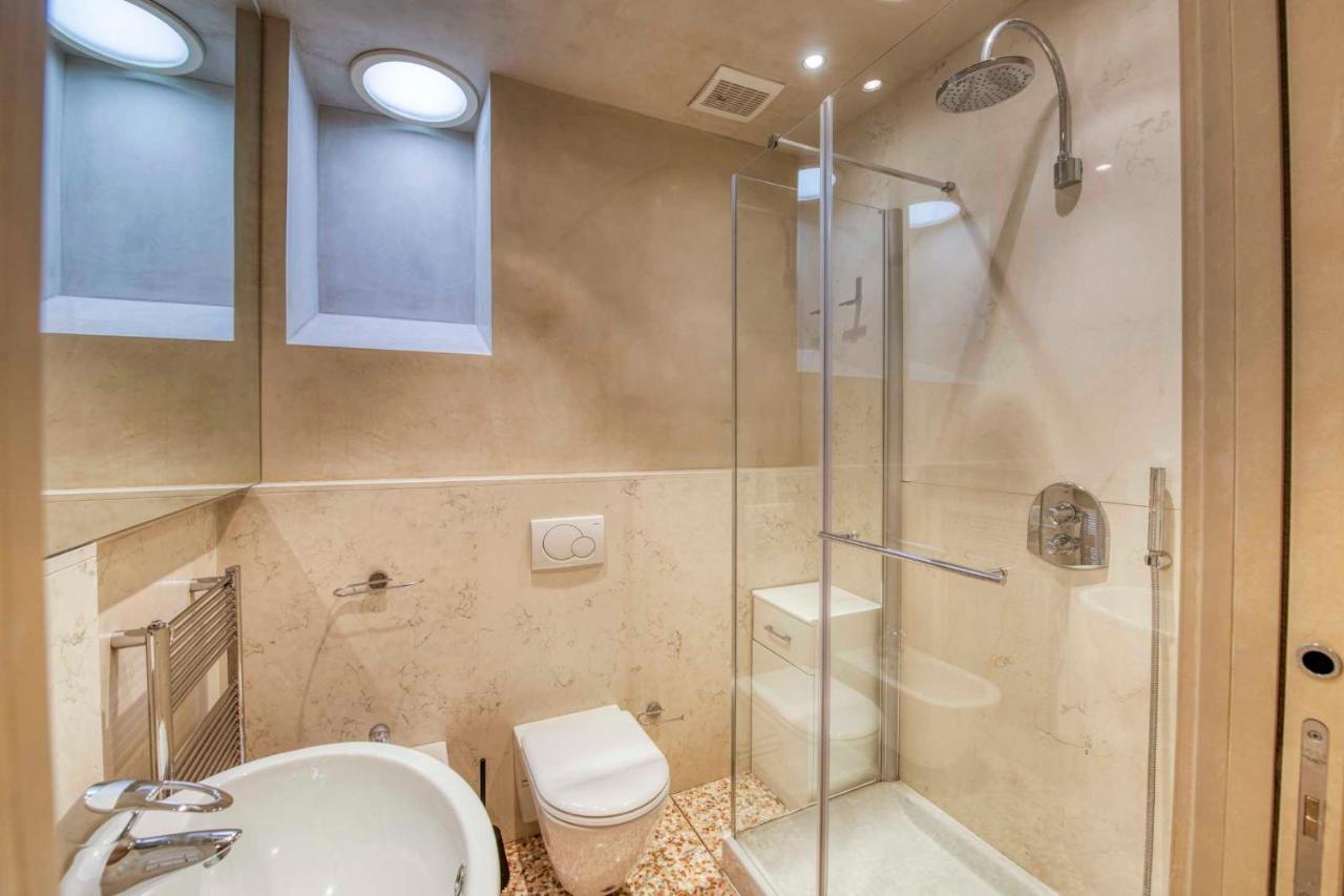 Apartmentsarena - Suite Mercatorum - Piazza Erbe Верона Екстер'єр фото