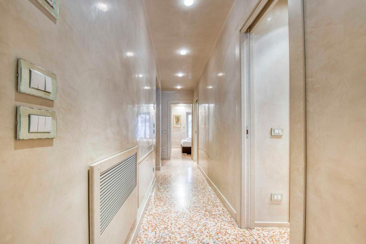 Apartmentsarena - Suite Mercatorum - Piazza Erbe Верона Екстер'єр фото
