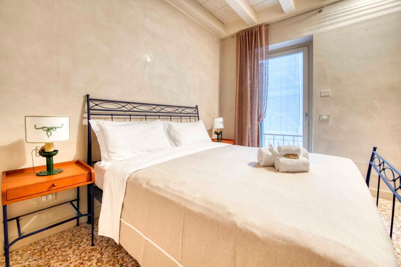 Apartmentsarena - Suite Mercatorum - Piazza Erbe Верона Екстер'єр фото