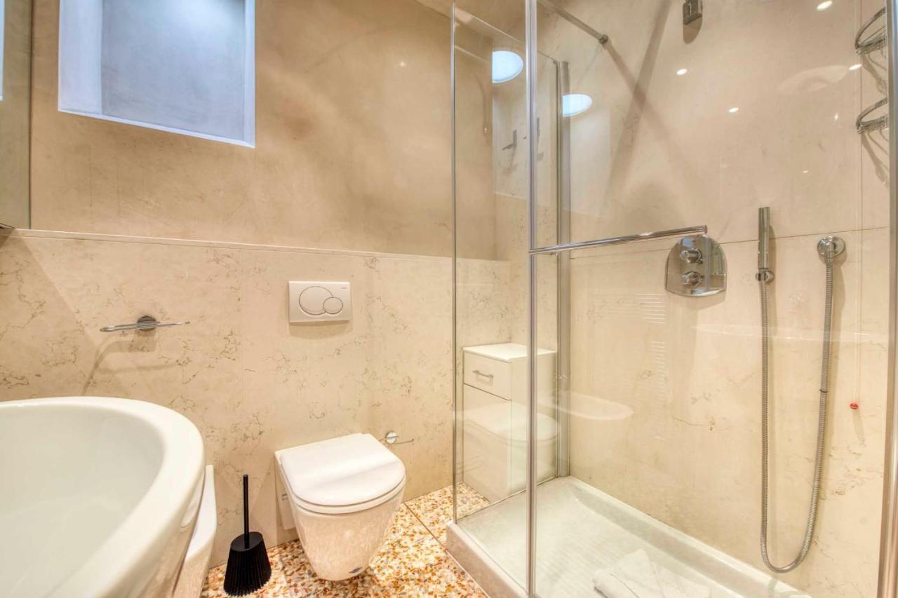 Apartmentsarena - Suite Mercatorum - Piazza Erbe Верона Екстер'єр фото